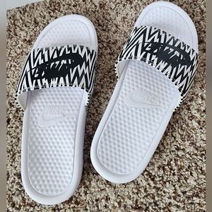 Nike, Slides, Black and White, Size 8, Never Worn